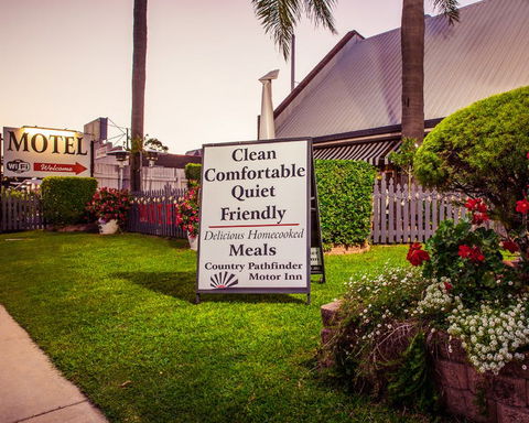 Country Pathfinder Motor Inn - Tourism Caloundra 1