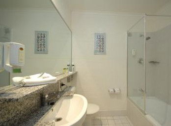 Best Western Grand Country Lodge - Tourism Caloundra 2