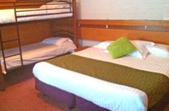 Barrakee Ski Lodge - Tourism Caloundra 0