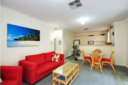 Beaches Serviced Apartments - Tourism Caloundra 0
