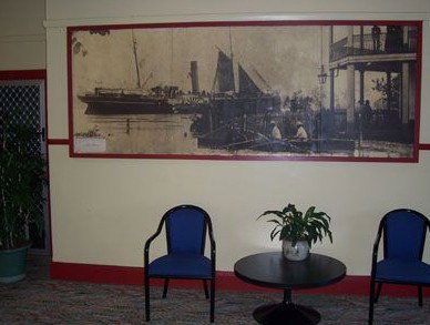 Crown Hotel Motel - Tourism Caloundra 1