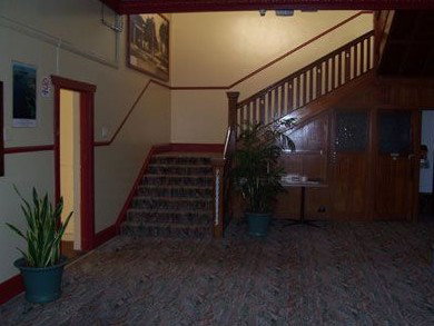 Crown Hotel Motel - Tourism Caloundra 3