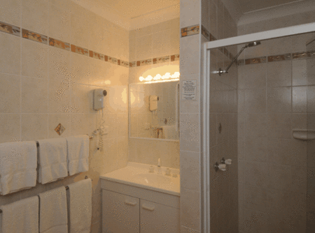 McNevins Maryborough Motel - Tourism Caloundra 4