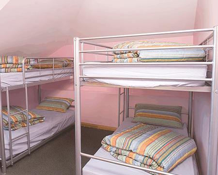 Narrara Backpackers - Tourism Caloundra 1