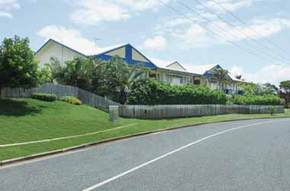 Seabreeze Resort Hotel - Tourism Caloundra 1