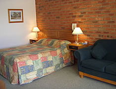 Australian Settlers Motor Inn - Tourism Caloundra 0