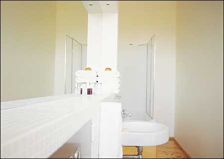 The Hatton Hotel - Tourism Caloundra 1