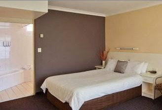 Country Comfort Tamworth Towers - Tourism Caloundra 3