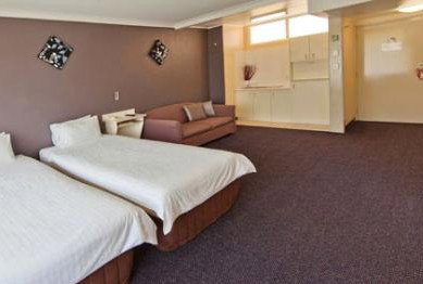 Country Comfort Tamworth Towers - Tourism Caloundra 4