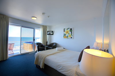 Oceanfront Motel - Tourism Caloundra 3