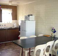 Wool Bay Holiday Units - Tourism Caloundra