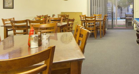 Rosebud Motel - Tourism Caloundra 1