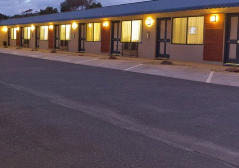 Rosebud Motel - Tourism Caloundra 3