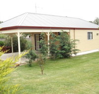 Gumtrees Cottage - Tourism Caloundra
