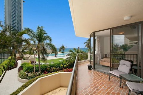 Gold Coast Holiday Stays - Tourism Caloundra 0