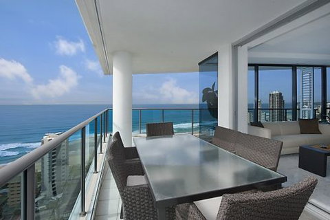 Gold Coast Holiday Stays - Tourism Caloundra 3
