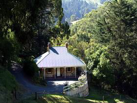 Bishops Adelaide Hills - The Waterfalls - Tourism Caloundra 1