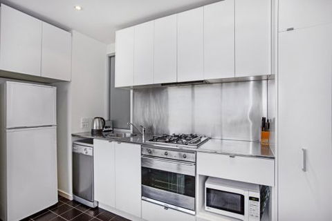 Astra Apartments Melbourne CBD - Tourism Caloundra 2