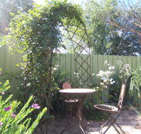 Robyn's Nest Country Cottages - Tourism Caloundra