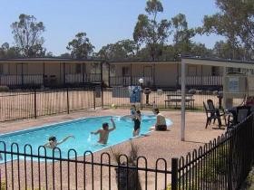 Lake Leslie Tourist Park - Tourism Caloundra 0