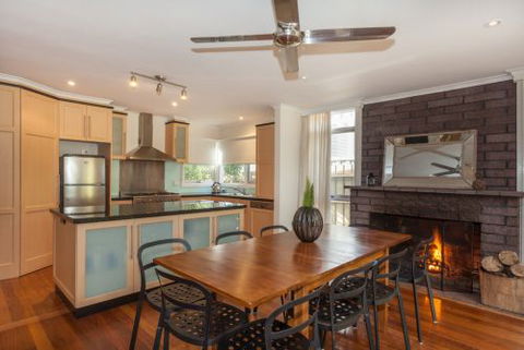 Amour Eva Retreats  - Tourism Caloundra 4