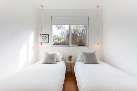 Amour Eva Retreats  - Tourism Caloundra 9