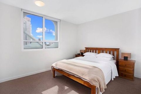 Astra Apartments - Melbourne Docklands - Tourism Caloundra 0
