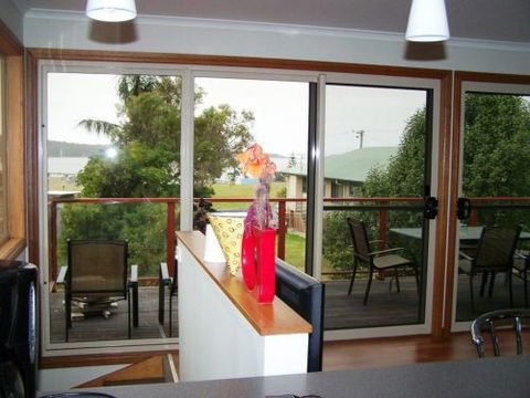 Monaro Cottage - Tourism Caloundra 8
