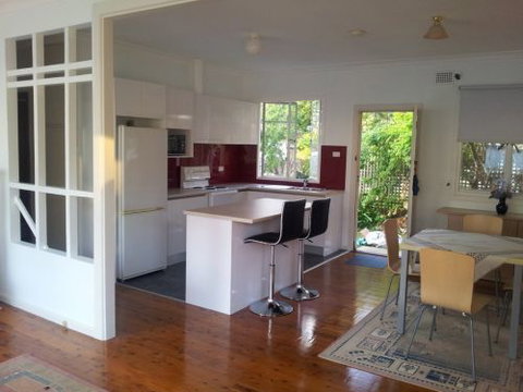 The Brightwaters Cottage - Tourism Caloundra 2