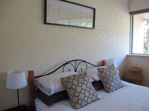 Staywest Apartments - Tourism Caloundra 6