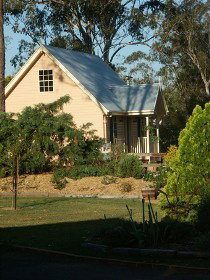Glenrose Cottages - Tourism Caloundra 0