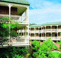 Medina Serviced Apartments Canberra - Tourism Caloundra