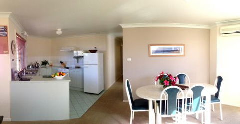 Captain's Quarters - Tourism Caloundra 8