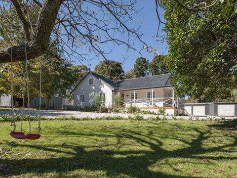 Sutton House - Tourism Caloundra 0