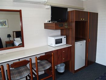 Pigeon House Motor Inn - Tourism Caloundra 15