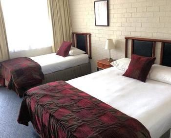Pigeon House Motor Inn - Tourism Caloundra 31