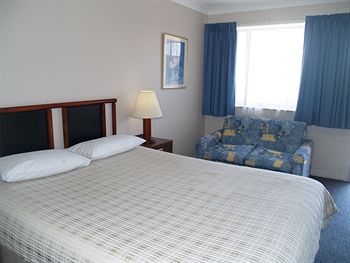 Pigeon House Motor Inn - Tourism Caloundra 2