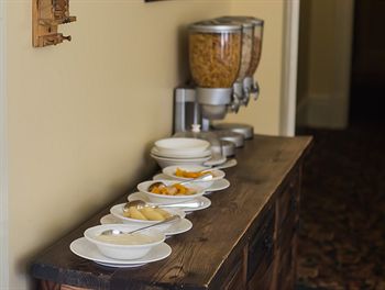 Toorak Manor - Tourism Caloundra 1
