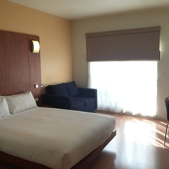 Ramada Encore Dandenong - Tourism Caloundra 15
