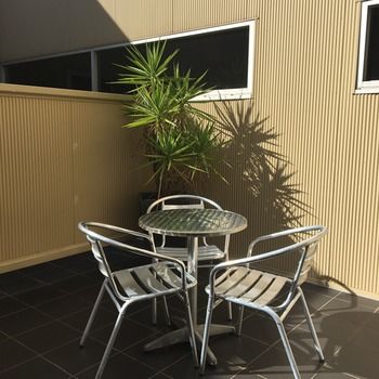 Ramada Encore Dandenong - Tourism Caloundra 16