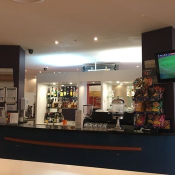 Ramada Encore Dandenong - Tourism Caloundra 18