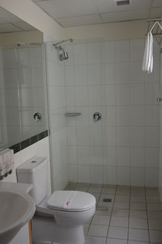 YTI Garden Hotel - Tourism Caloundra 0