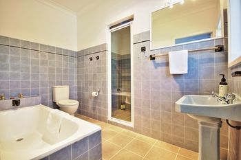 Dolphin Sands - Tourism Caloundra 5
