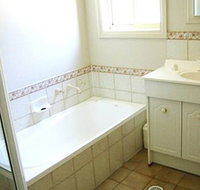 Madigan Wine Country Cottages - Tourism Caloundra