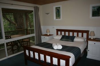 Hill 'N' Dale Farm Cottages - Tourism Caloundra 21