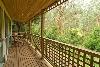 Hill 'N' Dale Farm Cottages - Tourism Caloundra 6
