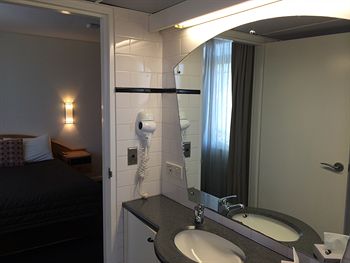 Morgans Boutique Hotel - Tourism Caloundra 4