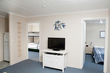 Maroochy River Resort & Bungalows - Tourism Caloundra 1