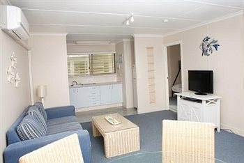 Maroochy River Resort & Bungalows - Tourism Caloundra 13