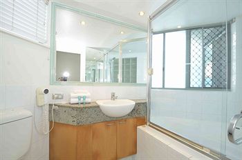 Malibu Mooloolaba - Tourism Caloundra 0